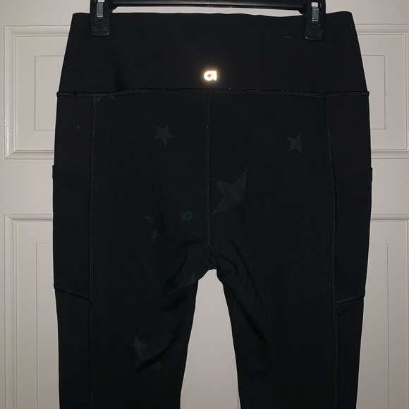 Black Star Gap Leggings - Picture 2 of 3